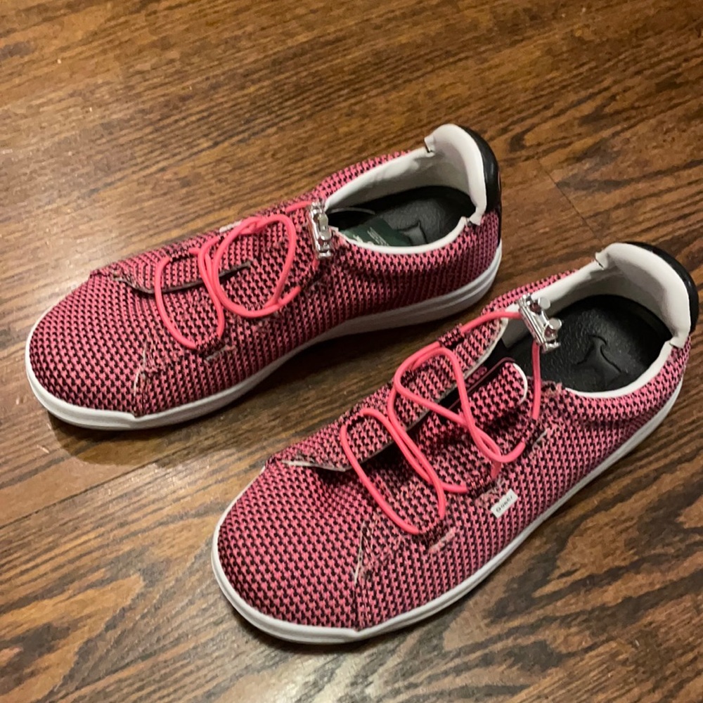 NWT goats size 3 kids pink sneakers